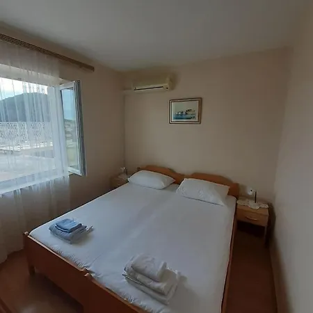 Niko Apartment