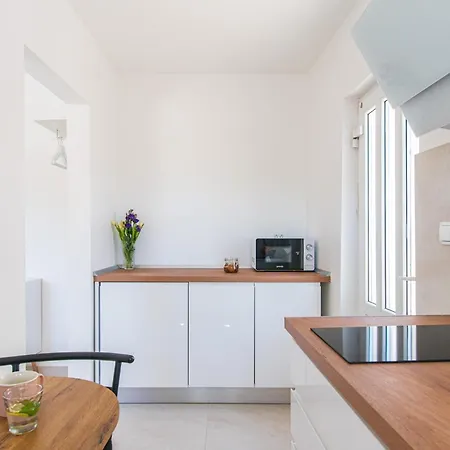 Niko Apartment